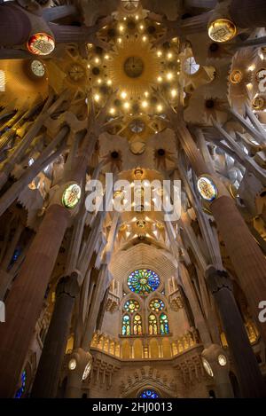 Passaggio della Basilica della Sagrada Familia (Barcellona, Catalogna, Spagna) ESP: Crucero de la Basílica de la Sagrada Familia (Barcellona, Cataluña, España) Foto Stock