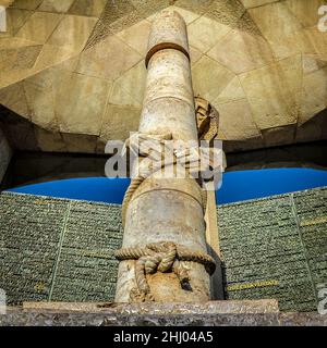 Sculture realizzate da Josep Maria Subirachs sulla facciata della Passione della Basilica della Sagrada Familia (Barcellona, Catalogna, Spagna) ESP: Fachada de la Pasión Foto Stock