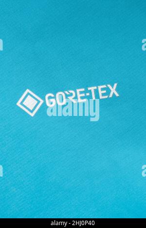 Logo Gore-tex su giacca impermeabile Foto Stock