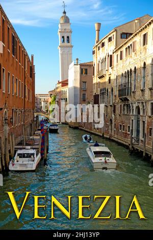 Poster di canali, barche, ponti e pali a Venezia. Foto Stock