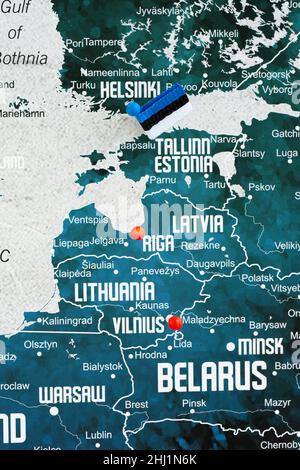 Mappa degli stati baltici con bandiera estone Foto Stock