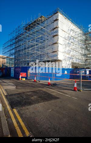 Terminal dei treni ad alta velocità a Curzon Street a Birmingham completamente coperto di impalcature durante il suo rinnovo Foto Stock