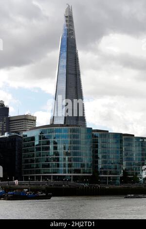 The Shard, grattacielo a 87 piani, alto 310m, progettato da Renzo piano, Southwark, Londra, Inghilterra, Regno Unito Foto Stock