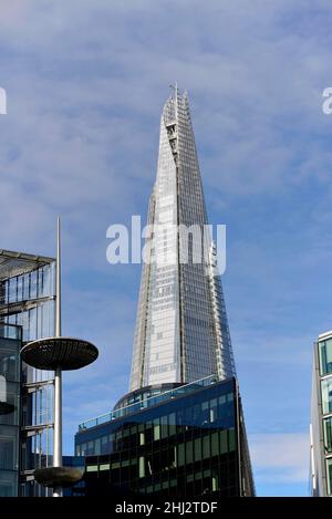 The Shard, grattacielo a 87 piani, alto 310m, progettato da Renzo piano, Southwark, Londra, Inghilterra, Regno Unito Foto Stock