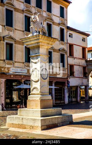 Piazza della Liberta, Bassano del Grappa, Veneto, Italia, Bassano del Grappa, Veneto, Italia Foto Stock