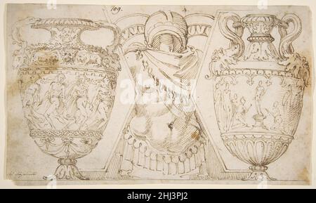 Disegno ornamentale con armatura in anfora e in stile antico (recto); disegno a due figure (verso) 16th secolo dopo Polidoro da Caravaggio italiano. Disegno ornamentale con anfora e armatura in stile antico (recto); schizzo con due figure (verso) 363349 Foto Stock