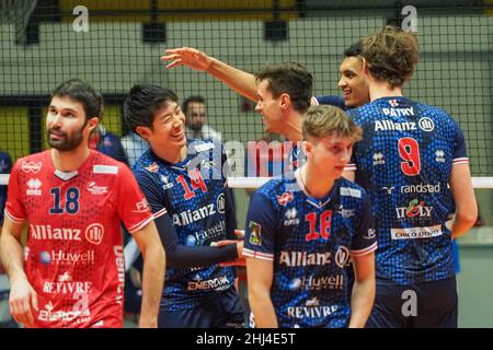 Monza, Italia. 26th Jan 2022. Allianz Powervolley Milano team durante il Vero Volley Monza vs Allianz Milano, Volley Campionato Italiano Serie A Men Superleague a Monza, Italia, Gennaio 26 2022 Credit: Agenzia fotografica indipendente/Alamy Live News Foto Stock