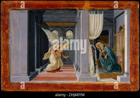 L'Annunciazione ca. 1485-92 Botticelli (Alessandro di Mariano Filipepi) English uno dei dipinti più celebri della Collezione Robert Lehman, questa raffigurazione dell'Annunciazione si svolge in un interno architettonico classicizzante reso con una prospettiva unica per creare l'illusione della profondità, tecnica realizzata nei primi anni del XV secolo a Firenze. Le linee incise visibili sulla superficie del pannello testimoniano il metodo di lavoro di Botticelli per creare la composizione complessa. Una fila di pilastri divide lo spazio occupato dall'Angelo Gabriele dall'intima camera da letto della Vergine, Foto Stock