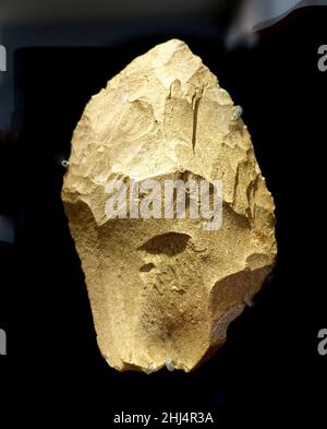 Strumento pietra, Neanderthal, Heidenschmiede, Heidenheim, c.. da 50.000 a 120.000 anni Foto Stock