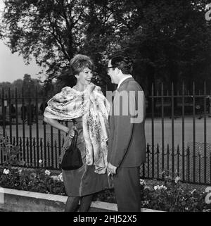 Sophia Loren con Peter Sellers. Essi parteciperanno insieme alla produzione Dimitri de Grunwald. 'The Millionairess' basato sul gioco di George Bernard Shaw. 18th maggio 1960. Foto Stock