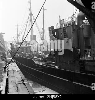 Pesca caratteristica a Grimsby, Lincolnshire. 12th aprile 1961. Foto Stock