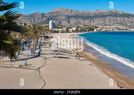 Pittoresca costa mediterranea spagnola ad Altea. Albir, Alicante, Spagna Foto Stock