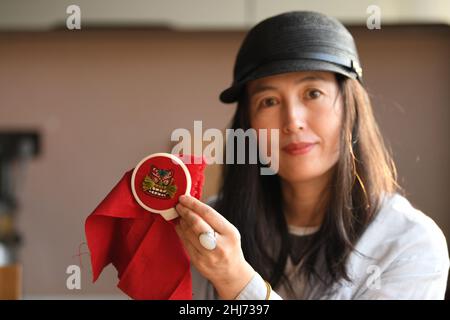 Yakeshi, Yakeshi, Cina. 27th Jan 2022. Il 24 gennaio 2022, gli artisti Yakeshi nella Mongolia interna crearono opere d'arte con elementi tigre per celebrare il Festival di Primavera dell'anno della tigre. (Credit Image: © SIPA Asia via ZUMA Press Wire) Foto Stock