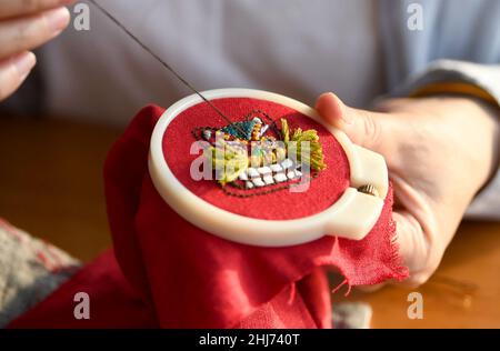 Yakeshi, Yakeshi, Cina. 27th Jan 2022. Il 24 gennaio 2022, gli artisti Yakeshi nella Mongolia interna crearono opere d'arte con elementi tigre per celebrare il Festival di Primavera dell'anno della tigre. (Credit Image: © SIPA Asia via ZUMA Press Wire) Foto Stock