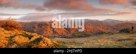 Vista panoramica sulla Cappella Stile nella Grande Valle di Langdale in direzione delle Cumbrian Fells Foto Stock