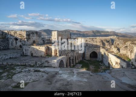 Crac des Chevaliers – un castello crociato catturato in zona di conflitto, Siria Foto Stock