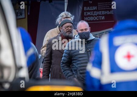 Halifax, Regno Unito. 27th Jan 2022. Samuel L Jackson lascia il film ambientato a Piece Hall, Halifax, Regno Unito, il 1/27/2022. (Foto di James Heaton/News Images/Sipa USA) Credit: Sipa USA/Alamy Live News Foto Stock