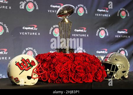 Vista dettagliata del Trofeo Leishman durante una conferenza stampa prima del Rose Bowl Game, venerdì 31 dicembre 2021, a Los Angeles. (Dylan Stewart/Imag Foto Stock