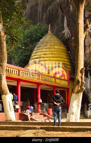 Gopeswar Devalaya , un luogo devozionale con misteriose storie di Lord Shiva e della dea Parvati. Conosciuto anche come Gupteswar o Dio nascosto Foto Stock