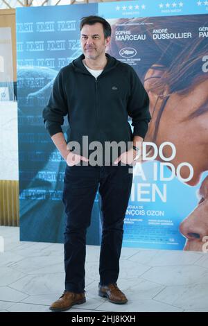 Madrid, Spagna. 27th Jan 2022. Direttore, Francois Ozon partecipa alla presentazione del film, 'Todo ha ido bien', all'Hotel Barcelo Torre de Madrid. Credit: SOPA Images Limited/Alamy Live News Foto Stock