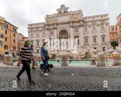 Italia, Roma, 09 maggio, 2020 : emergenza Coronavirus, riapertura, giorno 6 della seconda fase dell'emergenza Covid-19 a Roma. La gente gode una giornata fuori in w Foto Stock