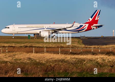 G-XATW, Airbus A321-251NX gestito da Titan Airways Foto Stock