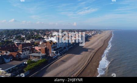 Aldeburgh Suffolk Inghilterra faggio al tramonto vista aerea drone Foto Stock