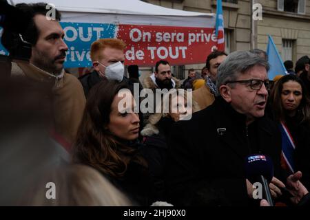 20000 persone hanno marciato tra bastille e bercy a Parigi per questa demo interprofessionale erano presenti 2 candidati per le elezioni presidenziali Foto Stock