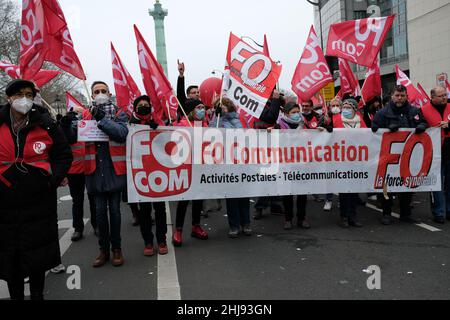 20000 persone hanno marciato tra bastille e bercy a Parigi per questa demo interprofessionale erano presenti 2 candidati per le elezioni presidenziali Foto Stock