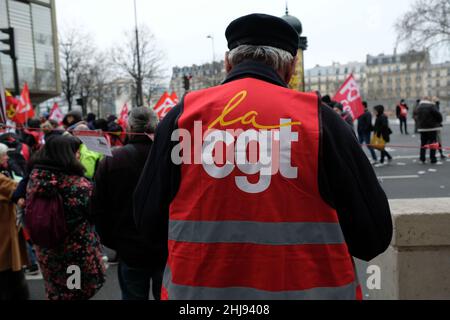 20000 persone hanno marciato tra bastille e bercy a Parigi per questa demo interprofessionale erano presenti 2 candidati per le elezioni presidenziali Foto Stock