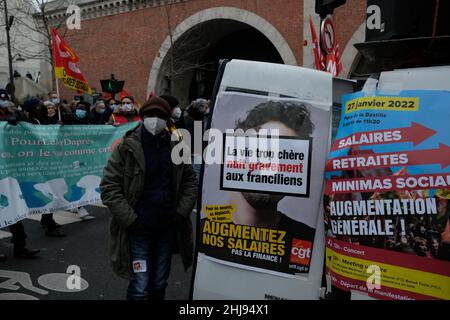 20000 persone hanno marciato tra bastille e bercy a Parigi per questa demo interprofessionale erano presenti 2 candidati per le elezioni presidenziali Foto Stock