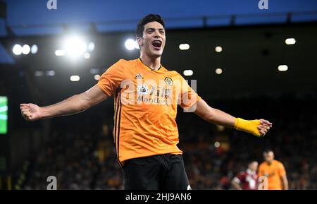 Wolves calciatore Raul Jimenez festeggia il suo obiettivo Wolverhampton Wanderers contro Torino 29/08/2019 UEFA Europa League Play-off seconda tappa Foto Stock