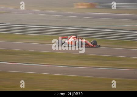 Maranello, Italia. 27th Jan 2022. Charles Leclerc (#16) durante i test privati di Formula 1 2022 sulla pista di prova di Fiorano con una vettura 2018 F1 (SF71H). Credit: Massimiliano Donati/Alamy Live News Foto Stock