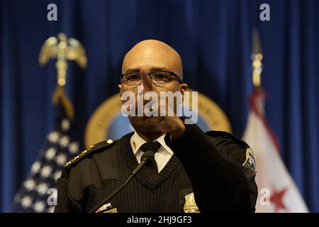 27 gennaio 2022, Washington, Dastric of Columbia, USA: Robert CONTEE, capo del Dipartimento di polizia Metropolitano della DC, parla della sparatoria in una camera d'albergo al Days Inn in Northwest D.C, dove ha ferito quattro persone, durante una conferenza stampa, oggi il 27 gennaio 2022 al John A. Wilson Building a Washington DC, USA. (Credit Image: © Lenin Nolly/ZUMA Press Wire) Foto Stock