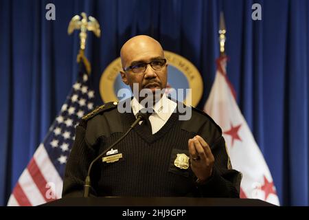 27 gennaio 2022, Washington, Dastric of Columbia, USA: Robert CONTEE, capo del Dipartimento di polizia Metropolitano della DC, parla della sparatoria in una camera d'albergo al Days Inn in Northwest D.C, dove ha ferito quattro persone, durante una conferenza stampa, oggi il 27 gennaio 2022 al John A. Wilson Building a Washington DC, USA. (Credit Image: © Lenin Nolly/ZUMA Press Wire) Foto Stock