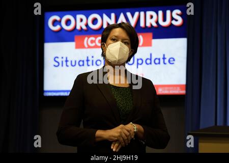 27 gennaio 2022, Washington, Distry of Columbia, USA: Il sindaco di DC MURIEL BOWSER parla di COVID-19 Situational Update durante una conferenza stampa, oggi il 27 gennaio 2022 presso il John A. Wilson Building a Washington DC, USA. (Credit Image: © Lenin Nolly/ZUMA Press Wire) Foto Stock