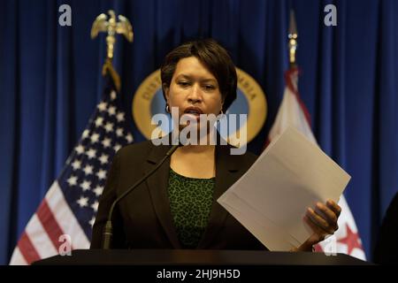 27 gennaio 2022, Washington, Distry of Columbia, USA: Il sindaco di DC MURIEL BOWSER parla di COVID-19 Situational Update durante una conferenza stampa, oggi il 27 gennaio 2022 presso il John A. Wilson Building a Washington DC, USA. (Credit Image: © Lenin Nolly/ZUMA Press Wire) Foto Stock