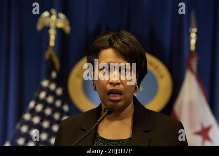 27 gennaio 2022, Washington, Distry of Columbia, USA: Il sindaco di DC MURIEL BOWSER parla di COVID-19 Situational Update durante una conferenza stampa, oggi il 27 gennaio 2022 presso il John A. Wilson Building a Washington DC, USA. (Credit Image: © Lenin Nolly/ZUMA Press Wire) Foto Stock