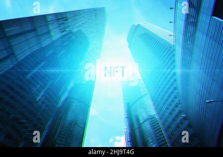NFT parola su sfondo futuristico moderno di alti grattacieli in colore blu. Concetto di token non fungibile. Foto Stock