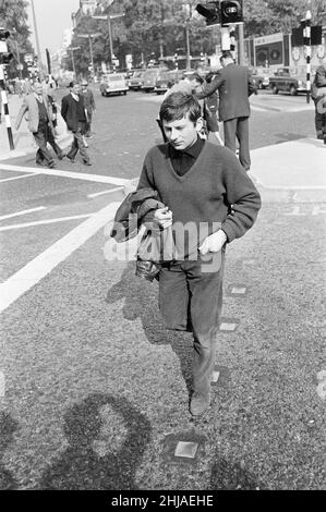 Roman Polanski, regista francese del film polacco nel Regno Unito che ha girato 1965 repulsione psicologica britannica dell'orrore, nella foto di Londra, venerdì 2nd ottobre 1964. Foto Stock