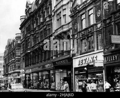 F.W. Woolworth & Co LTD, Commercial Street, Newport. Gwent, Galles. 28th agosto 1962. Foto Stock