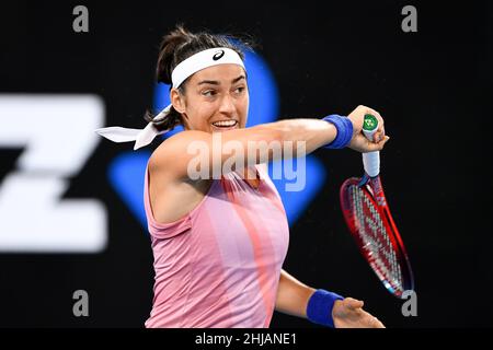 Sydney, Australia, 13 gennaio 2022. Caroline Garcia di Francia gioca un forehand durante la partita di tennis classica di Sydney tra Barbora Krejcikova della Repubblica Ceca e Caroline Garcia di Francia. Credit: Steven Markham/Speed Media/Alamy Live News Foto Stock