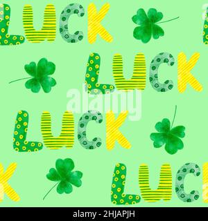 Acquerello senza cuciture disegno a mano sfondo St Patrick's Day, verde irish shamrock, cuore d'irlanda smeraldo, giallo art. Luck Lucky lettering design per la decorazione tessile party, stampa arcobaleno Foto Stock