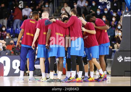 Barcellona, Spagna. 27th Jan 2022. Team FC Barcellona durante la partita di basket Eurolega Turkish Airlines tra il FC Barcelona e LDLC ASVEL il 27 gennaio 2022 al Palau Blaugrana di Barcellona, Spagna - Foto: Laurent Lairys/DPPI/LiveMedia Credit: Independent Photo Agency/Alamy Live News Foto Stock