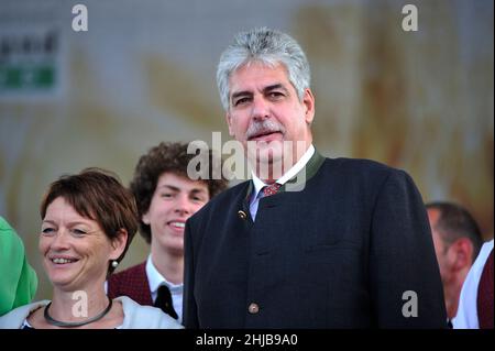 Vienna, Austria. Settembre 07, 2014. Harvest Festival 2014 a Vienna in Piazza degli Eroi. Hans Jörg Schelling, ministro delle Finanze dal 2014-2017 Foto Stock