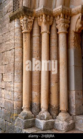 Chiesa romanica del 12th secolo, Església de Santa Maria. Il borgo arroccato di Siurana, nel comune della Cornudella de Montsant in com Foto Stock
