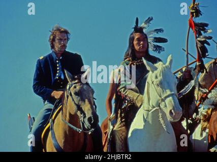 Balli con lupi anno : 1990 USA regista : Kevin Costner Kevin Costner, Graham Greene Foto Stock