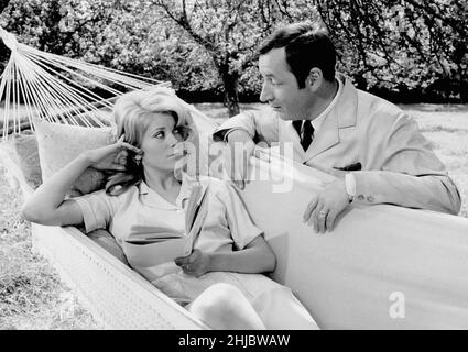 Catherine Deneuve et Philippe Noiret la vie de Château una questione di resistenza Francia, 1966 Réalisateur: Jean-Paul Rappeneau Foto Stock