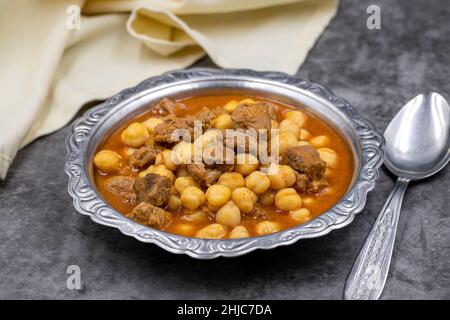 Deliziosi piatti turchi tradizionali; ceci con carne. Nome turco; rifugio Etli Foto Stock