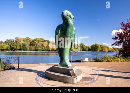 Scultura in bronzo di Isis dell'artista Simon Gudgeon, Hyde Park Foto Stock